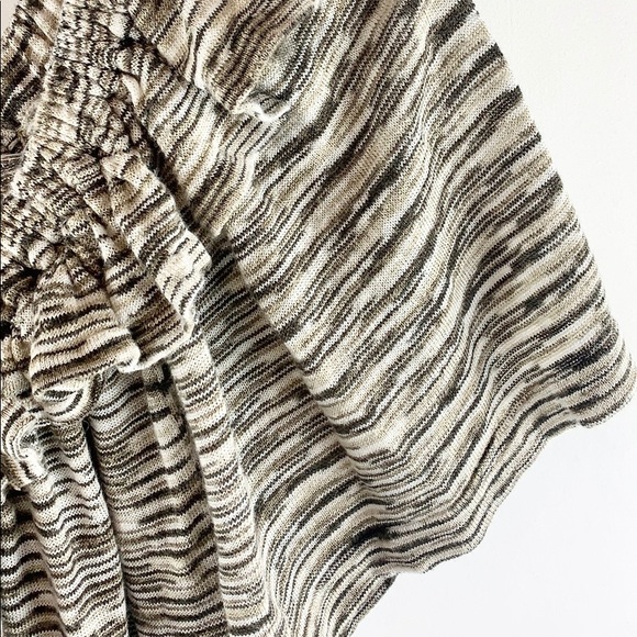 BANANA REPUBLIC | Ruffled Boatneck Stretchy Heathered Short-Sleeved Sweater - Picture 4 of 8